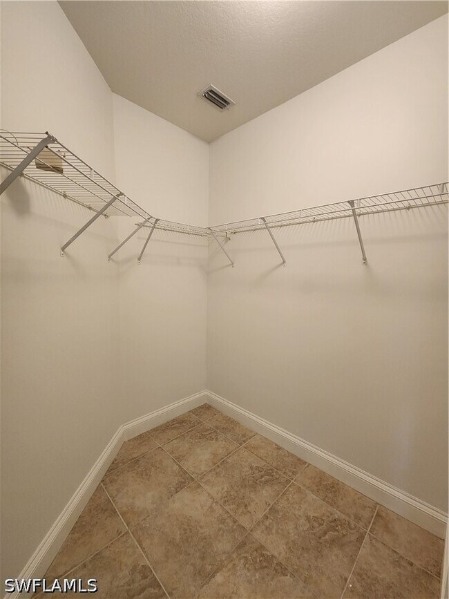 Building Photo - 1256 Carpazi Ct