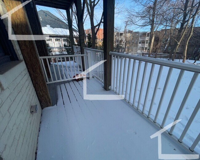 Building Photo - Nice studio in prime locationa