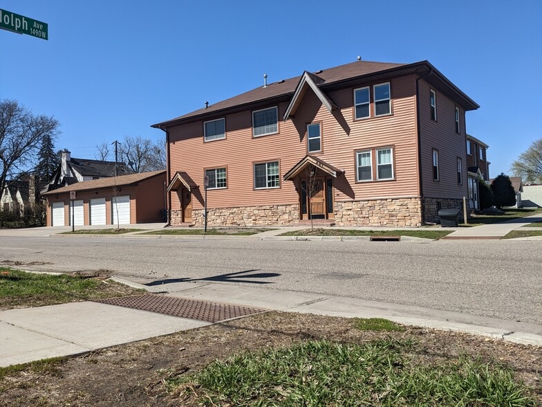 Building Photo - 481 Warwick St