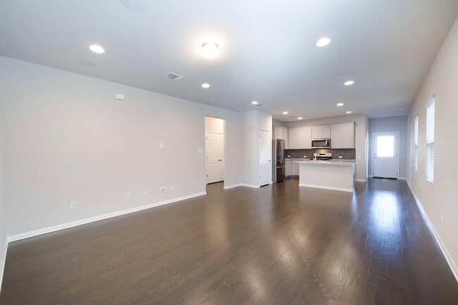 Building Photo - 5912 Wolf Pack Dr