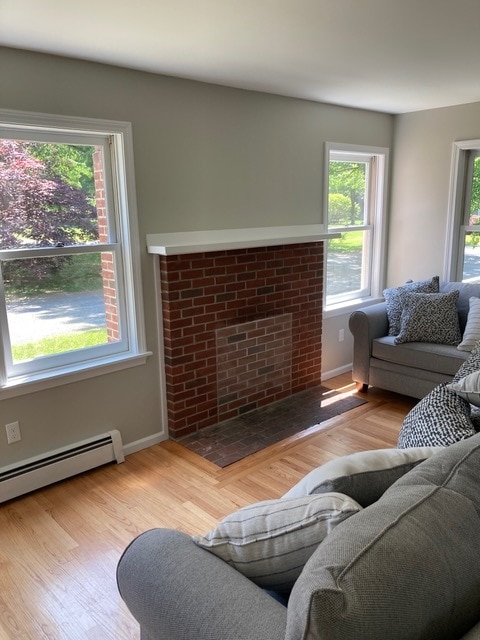 livingroom - 4 Charles Ln