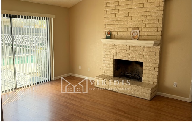 Building Photo - 1304 La Puente Dr