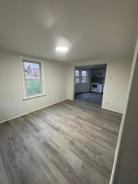 Building Photo - 145 Buttonwood St