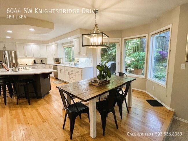 Building Photo - 6044 SW Knightsbridge Dr