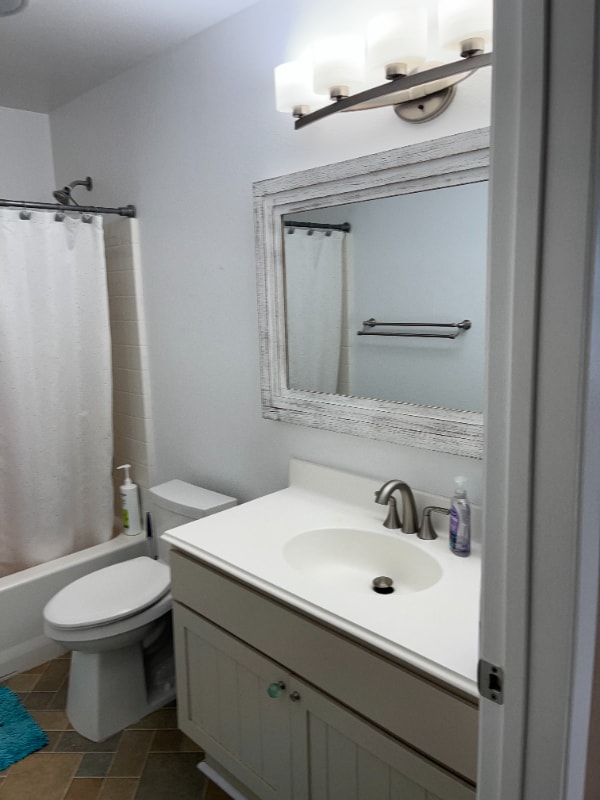 Building Photo - 5030 Gavilan Way