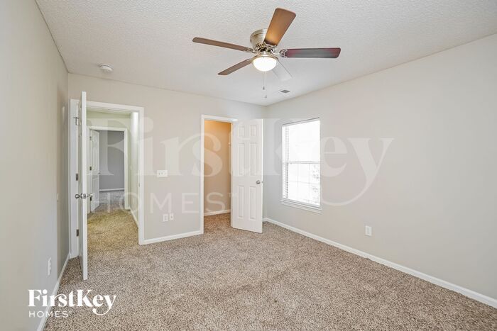 Building Photo - 1000 Golden Aspen Dr