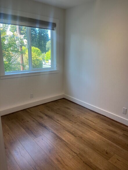 Building Photo - 3777 Sundale Rd