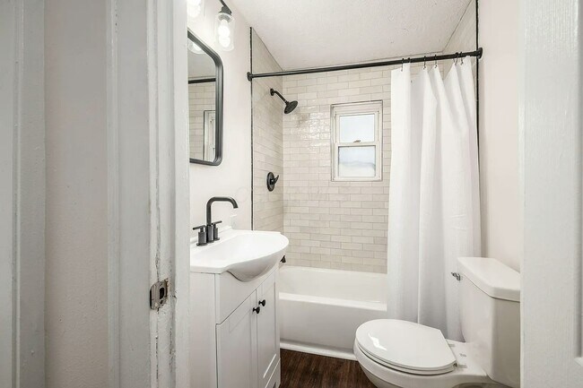 Building Photo - 1271-1273-1273 N 6th St