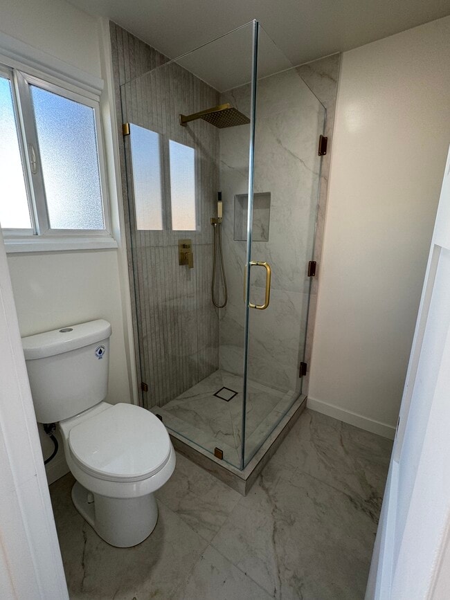 Building Photo - 4579 W 171st St