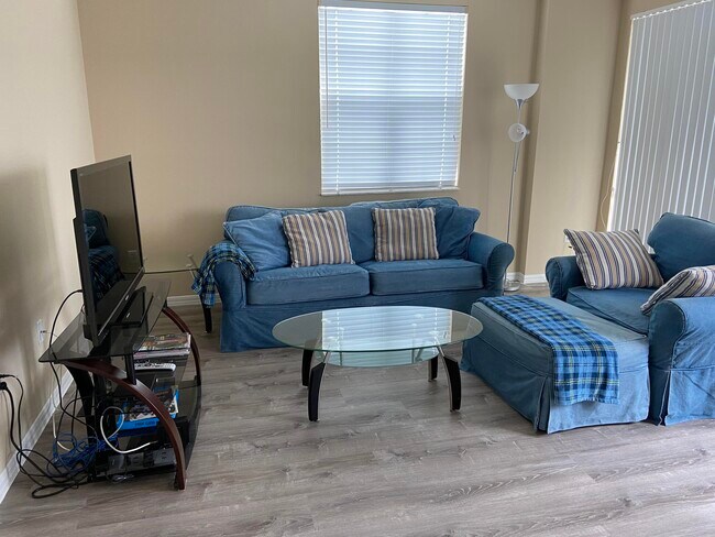 Building Photo - 616 Clearwater Park Rd