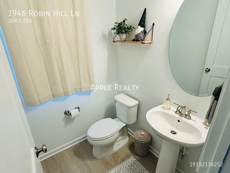 Building Photo - 1946 Robin Hill Ln