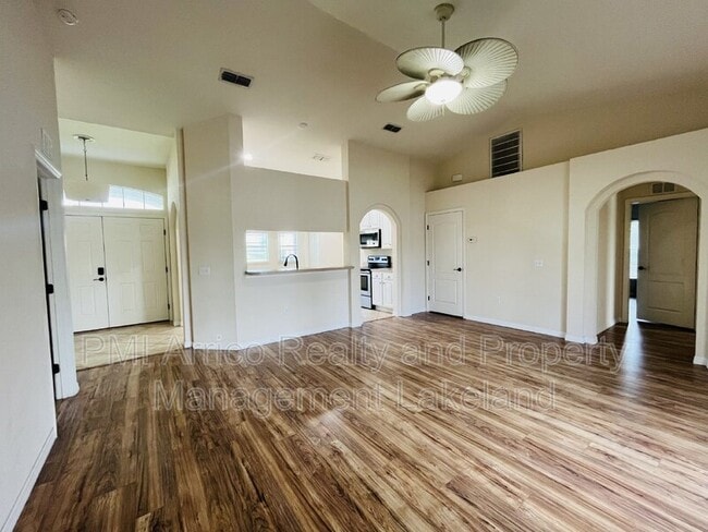 Building Photo - 3519 Kenwood Crossing
