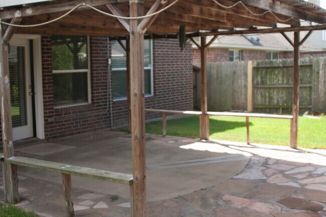 Building Photo - 2918 Laurel Brook Ln