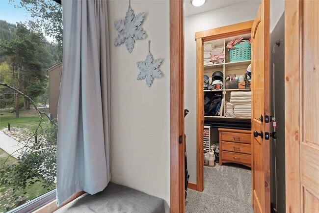 Building Photo - Winter Seasonal Rental- Wild Irishman 1039