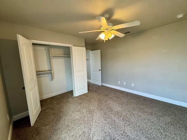 Building Photo - 9323 Bee Balm Ave