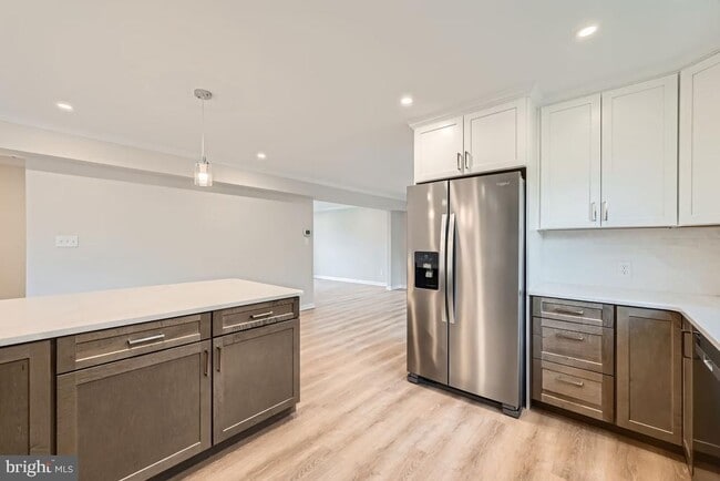 Building Photo - 701 Rosefield Ct