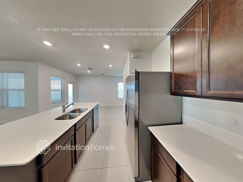 Building Photo - 1891 Tohoqua Blvd