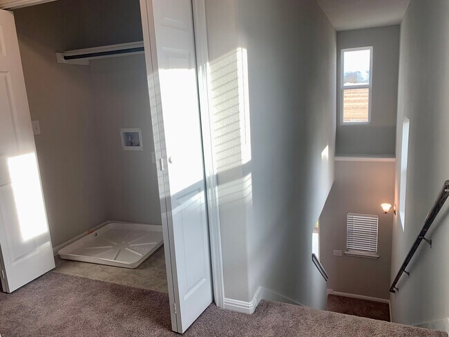 Building Photo - 10828 Jameson Dr
