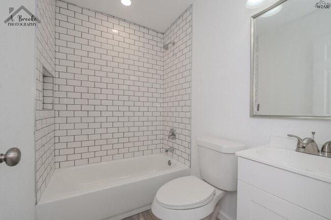 Building Photo - 1512 Grayfox Pl