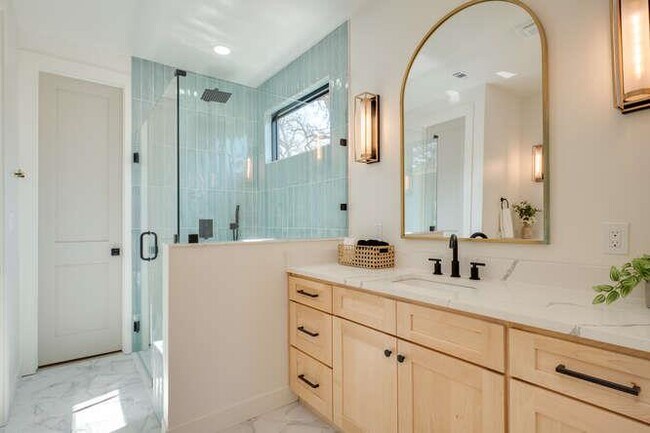 Building Photo - 614 Pecan Creek Dr