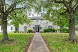 Building Photo - 3071 Locke Ln