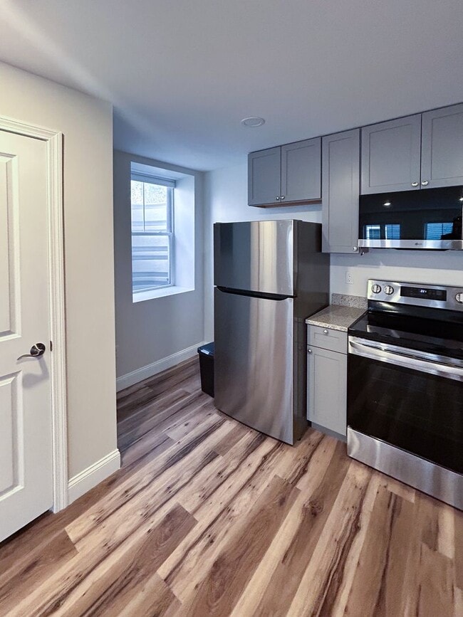 Building Photo - Luxury rental apartments close to UVM Medical Center and college campuses