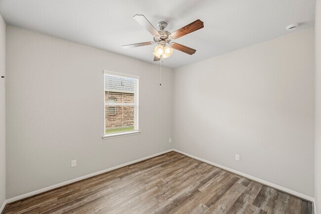 Building Photo - 14739 Sweetwater Dr