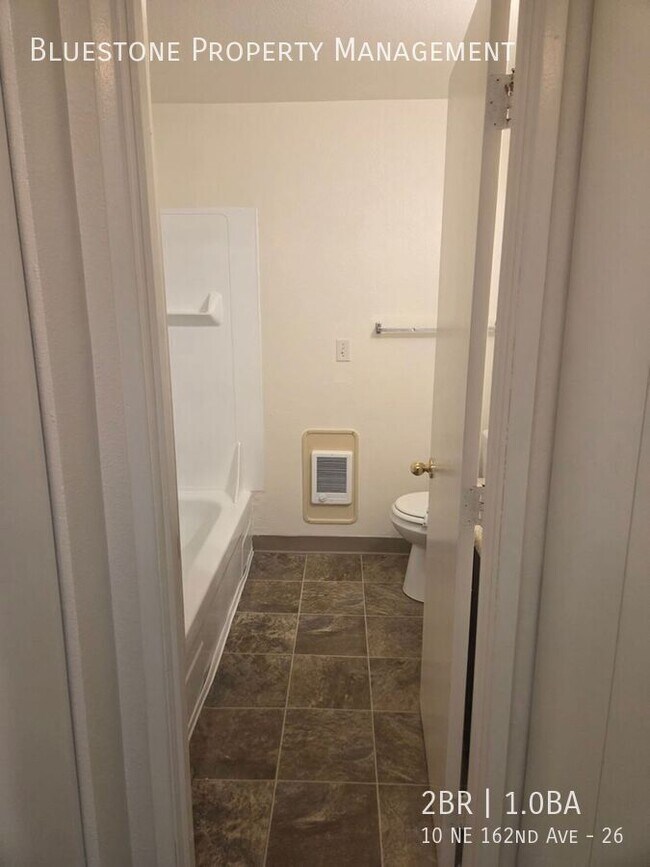 Building Photo - 10 NE 162nd Ave