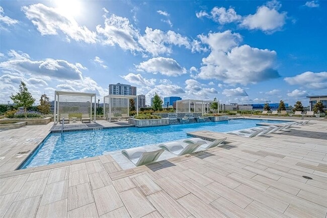 Building Photo - 2047 Westcreek Ln Ln