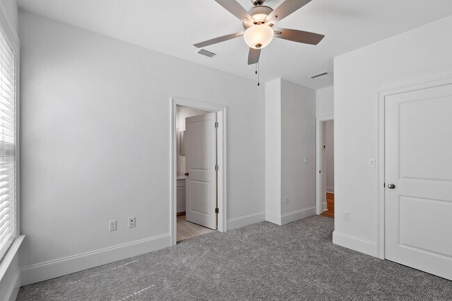 Building Photo - 2505 Mount Vernon Ln