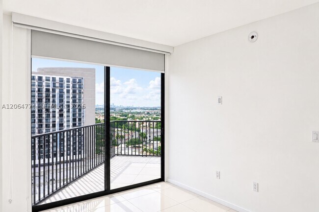 Building Photo - 5252 Paseo Blvd