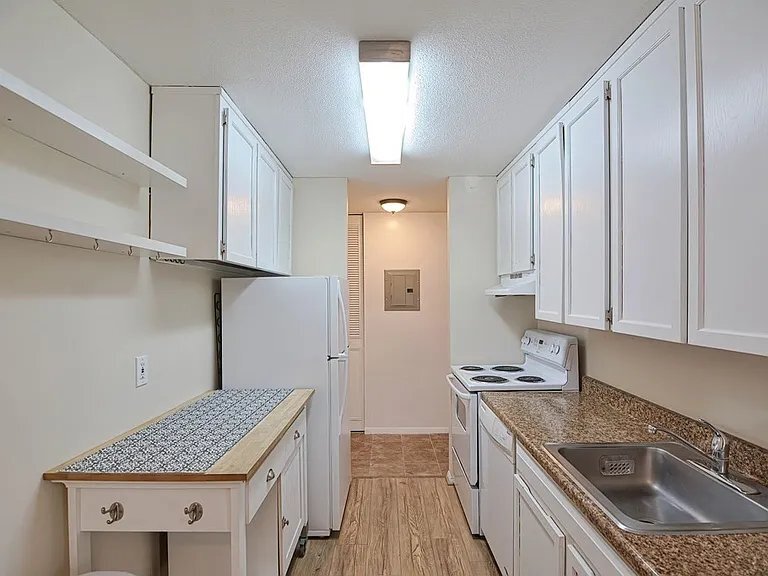 Building Photo - 42 Shrewsbury Green Dr