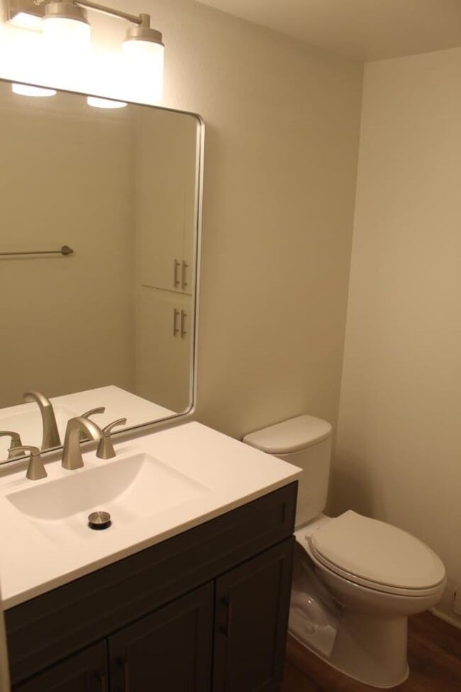 Building Photo - VIA261