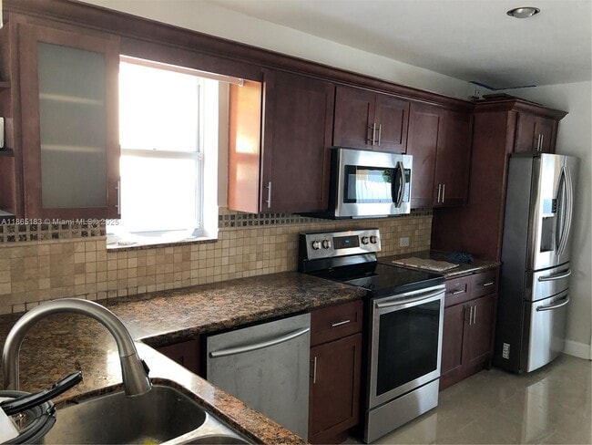 Building Photo - 2793 SW 31st Pl