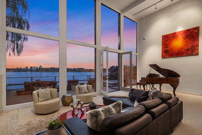 Building Photo - 3Bd/3.5Ba Mercer Island House