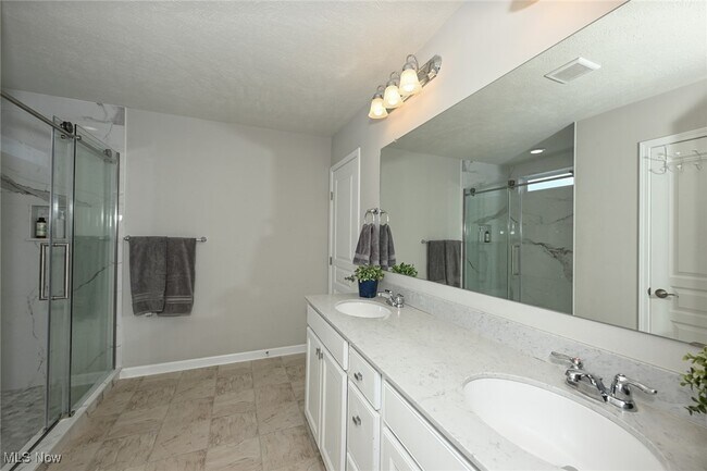 Building Photo - 81 Garnett Cir