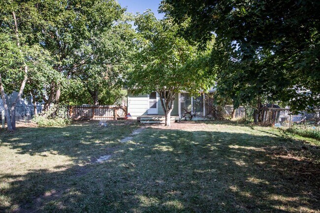 Building Photo - Great 1 bed, 1 bath home