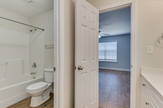 Building Photo - 1609 Bradley Way