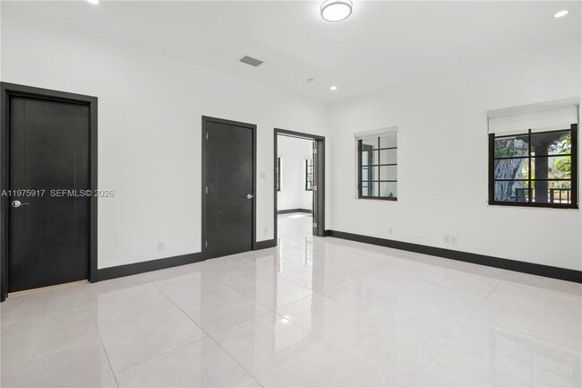 Building Photo - 519 Alhambra Cir