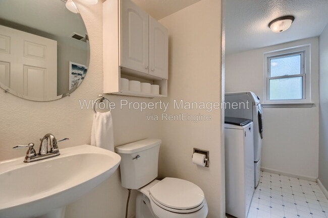 Building Photo - 9948 Deer Creek Ln