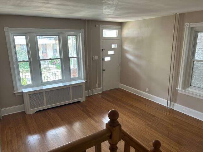 Building Photo - 422 Martin St