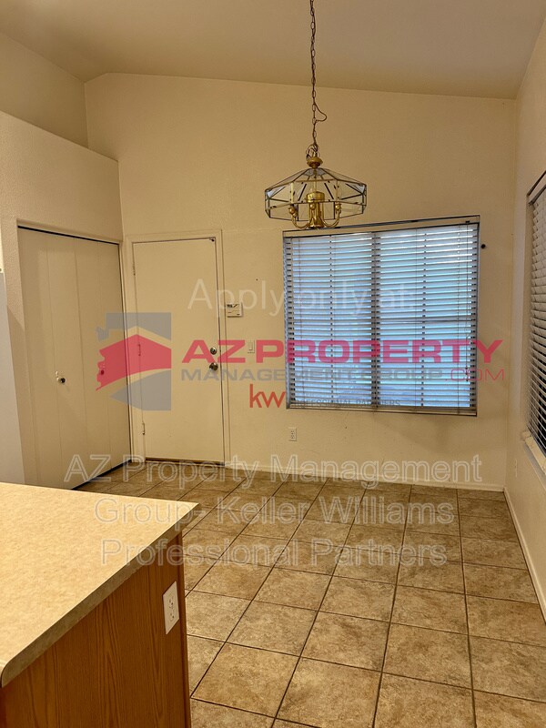 Building Photo - 16802 W Tonbridge St