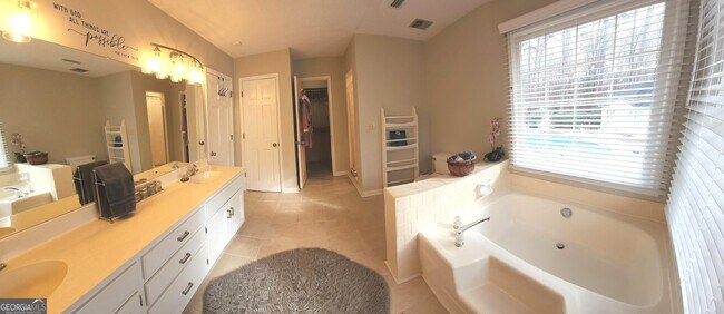 Building Photo - 180 Sycamore Bend