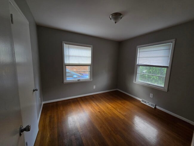 Building Photo - 2144 Tamarack Dr