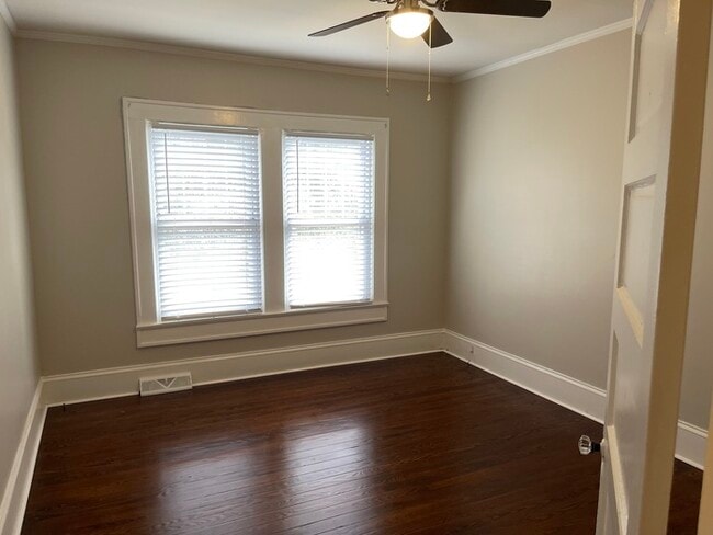 Building Photo - 2417 Statesville Blvd