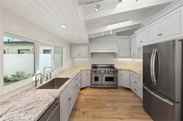 Building Photo - 203 Via Nice