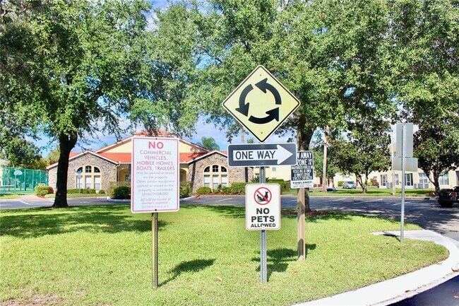 Building Photo - 2780 Club Cortile Cir