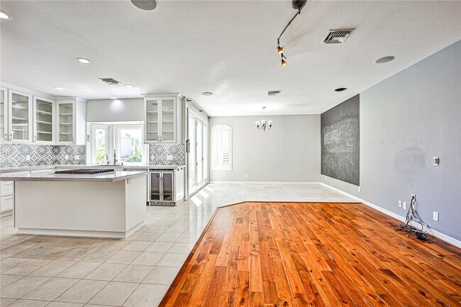 Building Photo - 3137 Beach View Ct