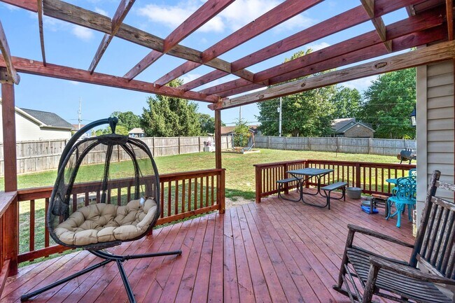 Building Photo - 4 Bedroom Pet Friend Home For Rent Near Dotsonville Road!
