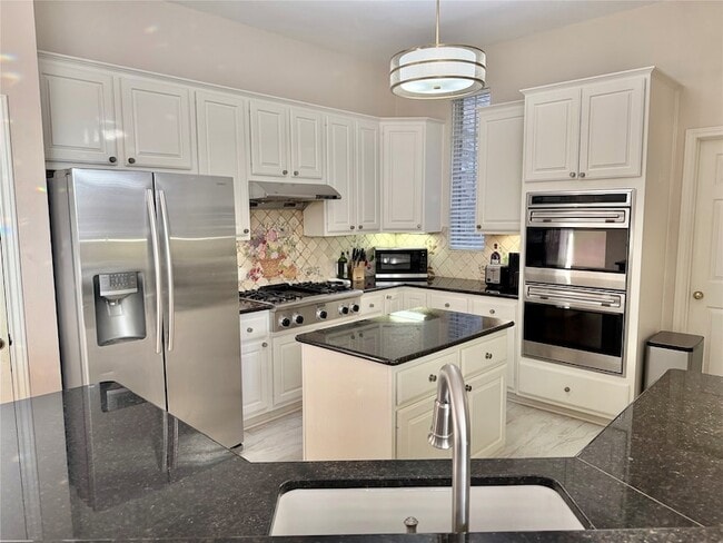 Building Photo - 1327 Barrington Dr